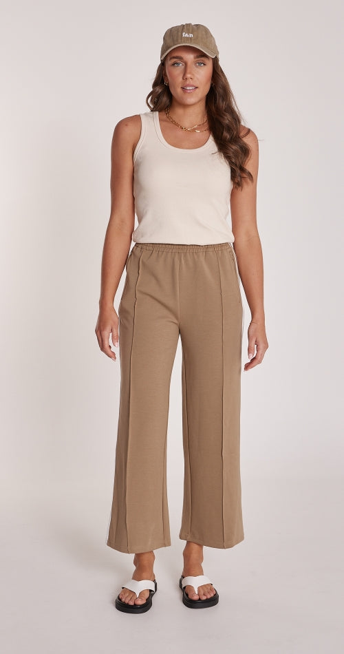 Feather and Noise Cropped Noah's in Camel Stripe