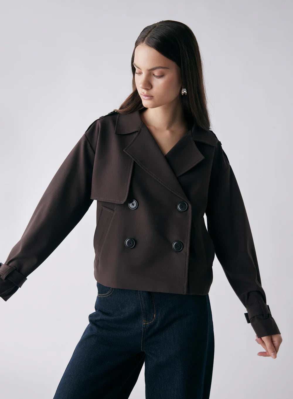 Esmaee Avenue Cropped Trench in Chocolate