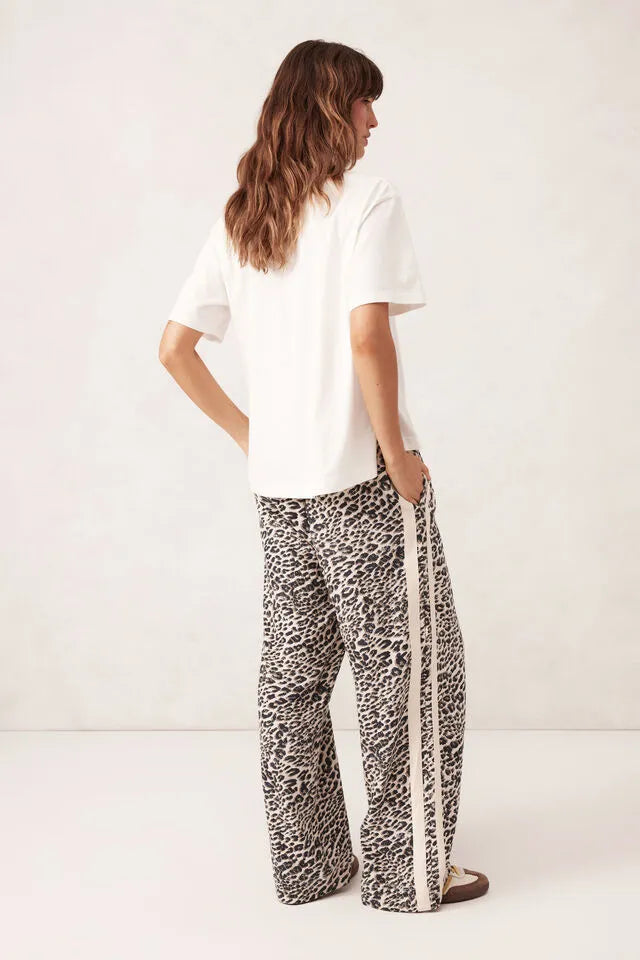 Ceres Life Relaxed Drawstring Pant in Leopard Linen Blend