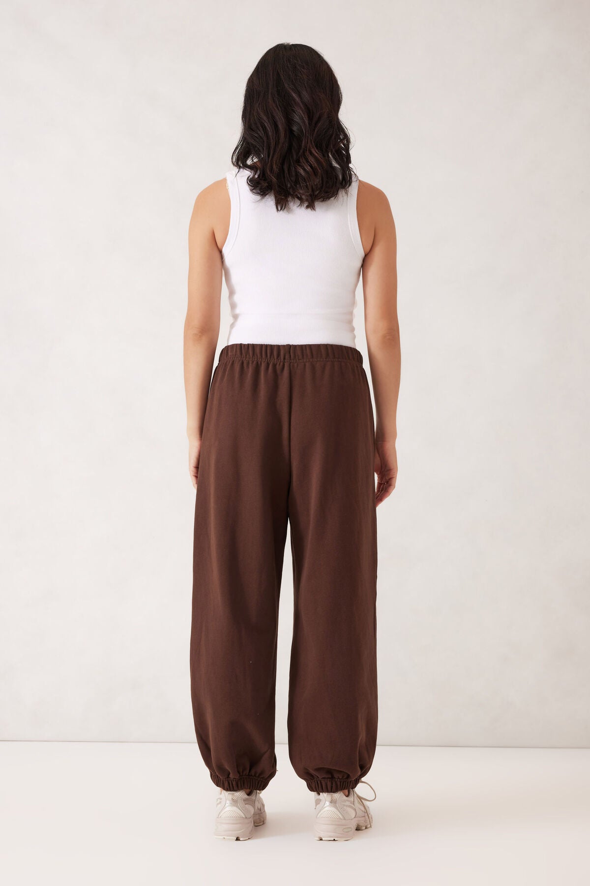 Bowie Barrel Leg Track Pant in Chocolate