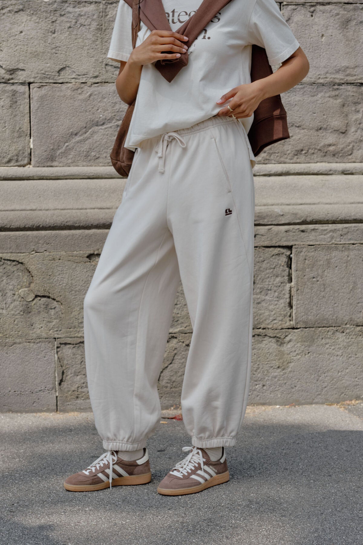 Bowie Tracksuit Pants in Buff Contrast Chocolate Bind