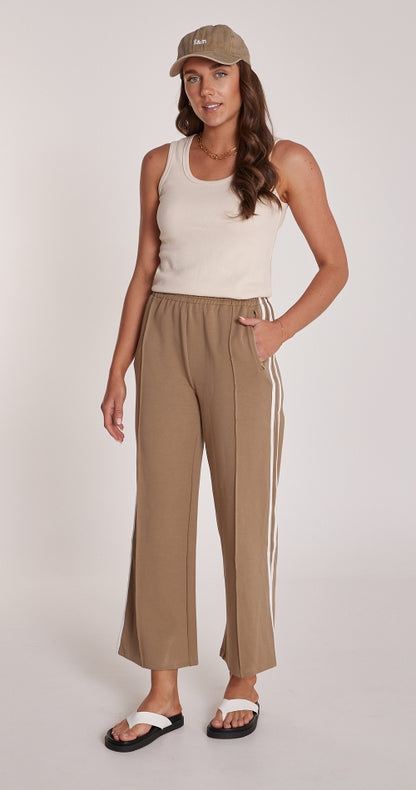 Feather and Noise Cropped Noah's in Camel Stripe