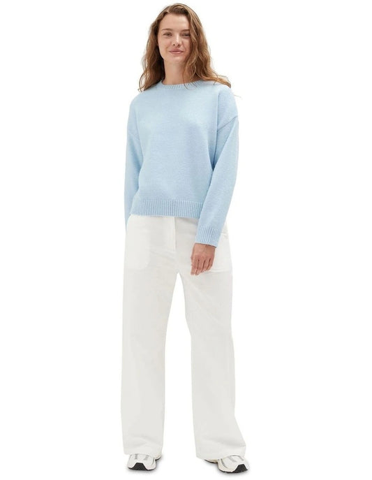 Vacation Club Crew Neck Kn it Top in Blue