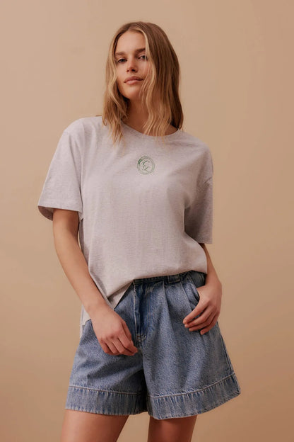 CERES LIFE STEVIE SLOUCHY TEE/CLOUD MARLE/CL CREST PRINT