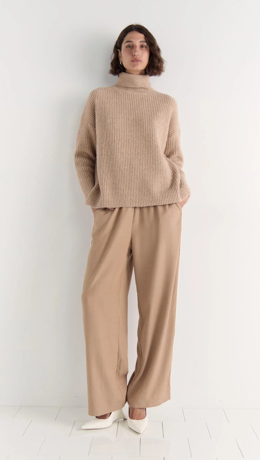 Staple the Label Bromley Relaxed Pants in Camel
