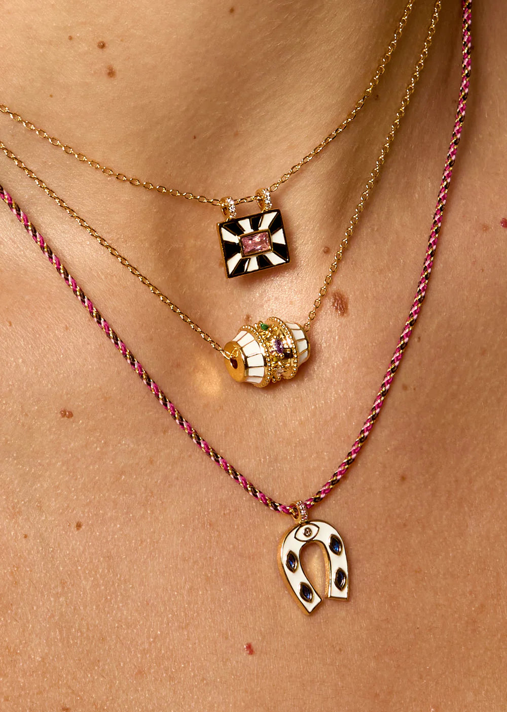 Black and White El Paso Necklace