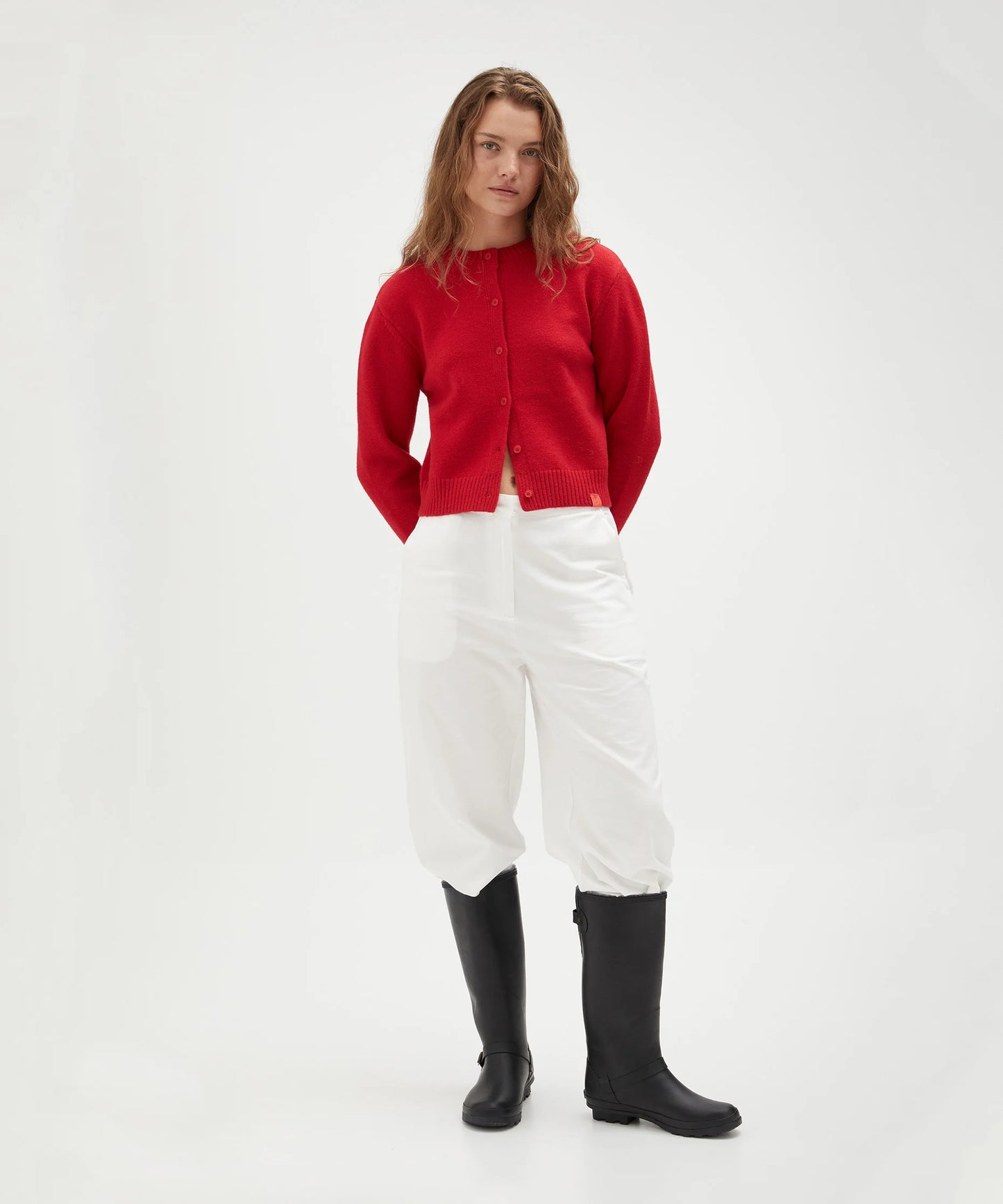 Vacation Club Crew Neck Cardigan in Red